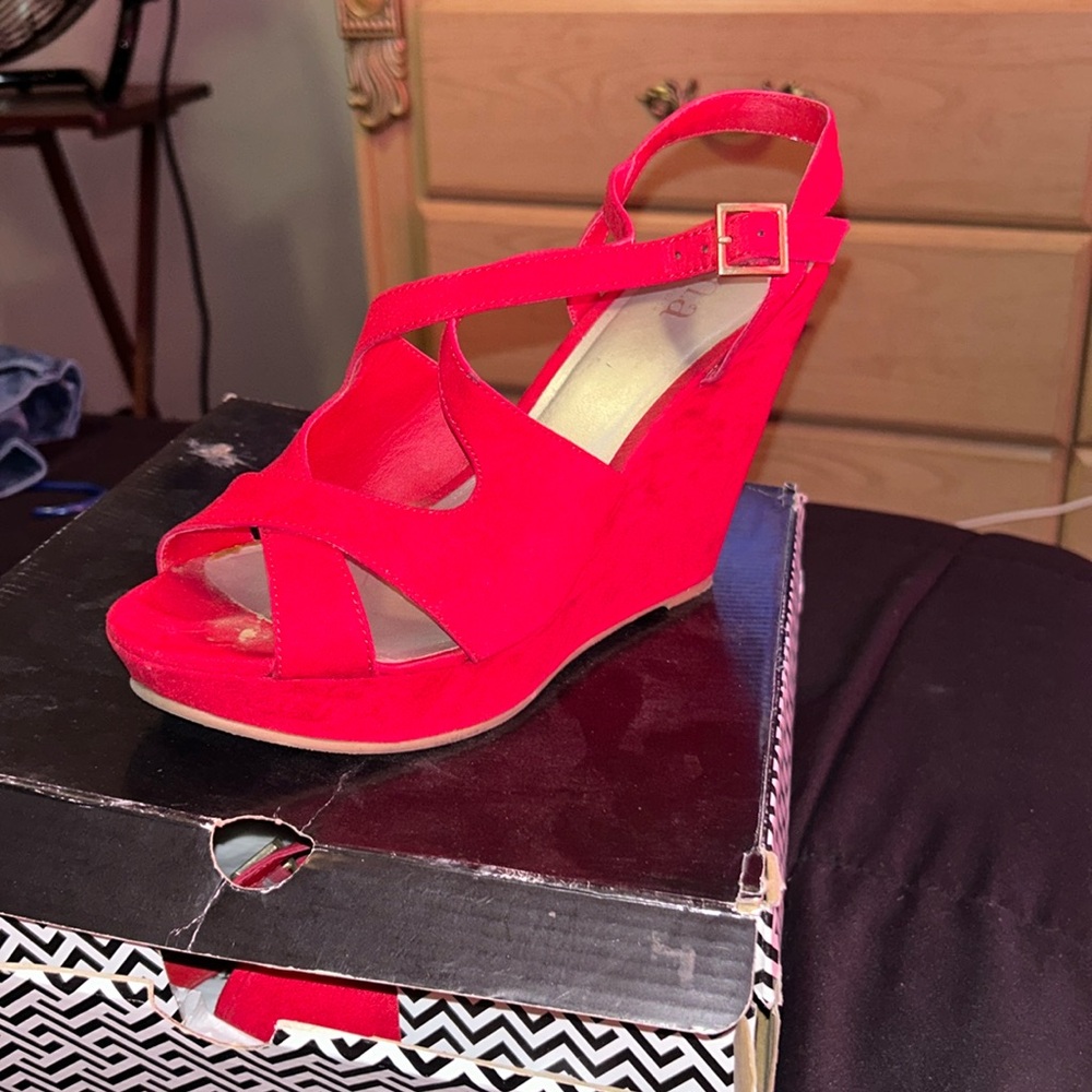 Brand a.n.a red wedges